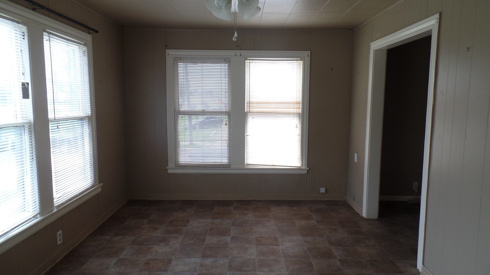 Photo - 704 E Guadalupe St