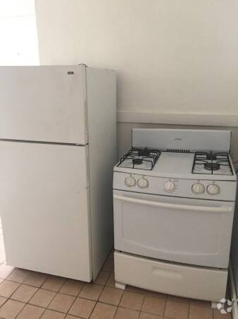 Building Photo - 8 Adella Pl Unit 2 Rental