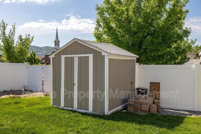 Photo - 702 Durham Dr