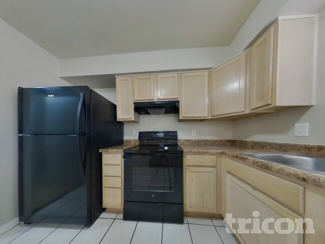 Photo - 1824 W Cheyenne Dr