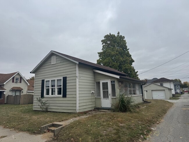 Building Photo - 714 N Wabash Ave