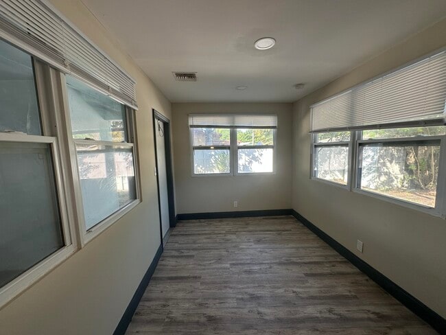 Photo - 2550 NE 7th Terrace