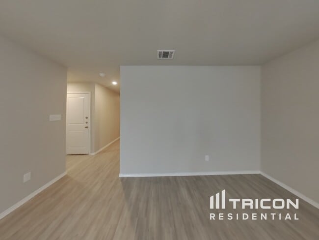 Photo - 13722 Dariens Path