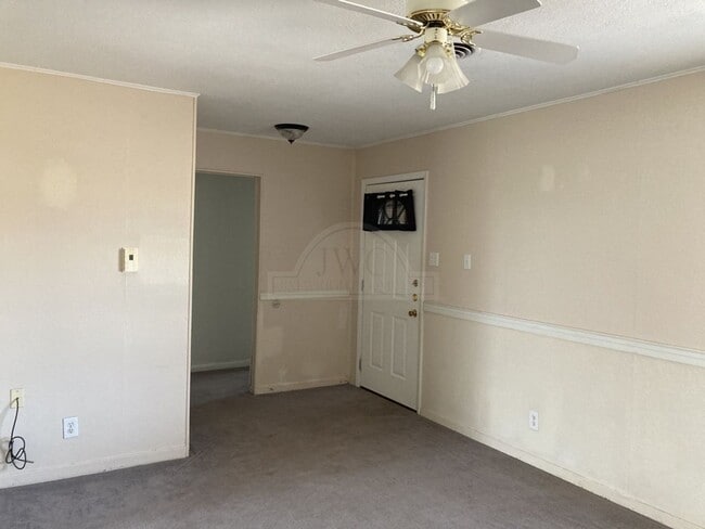 Photo - 303 Ridge St