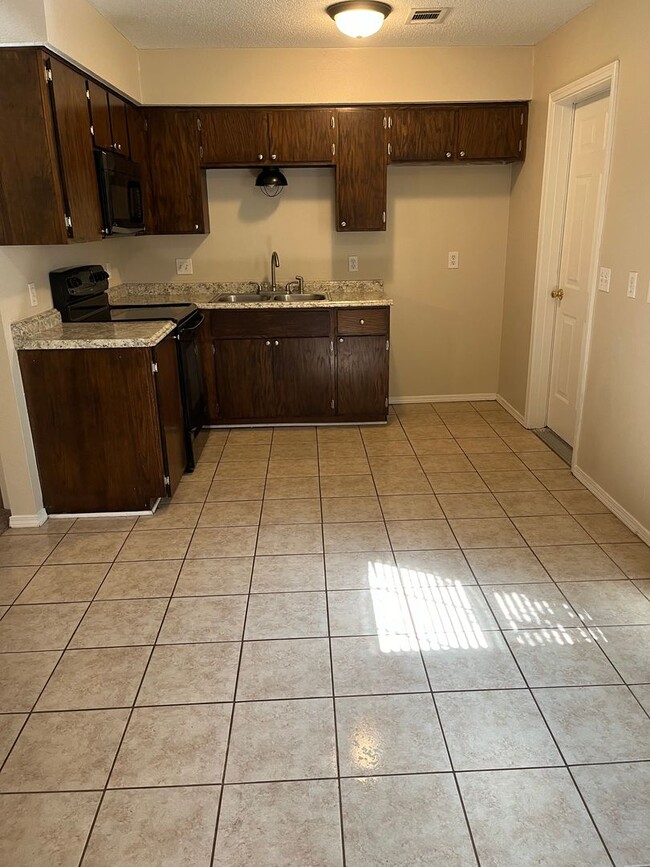 Photo - 41 Grand Brook Dr