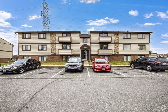 Building Photo - 995 Heather Ridge Dr Rental