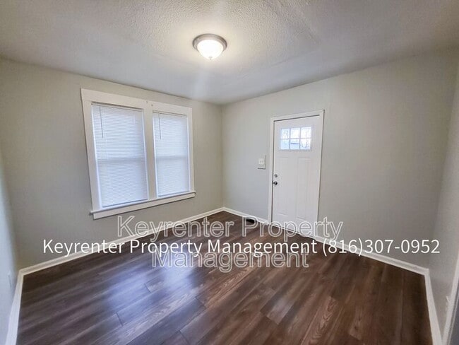 Photo - 8115 Highland Ave