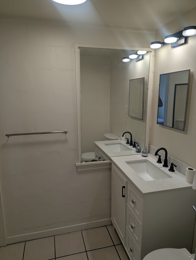 Building Photo - 1244 Woodlawn Ter Unit 1244 woodlawn rear