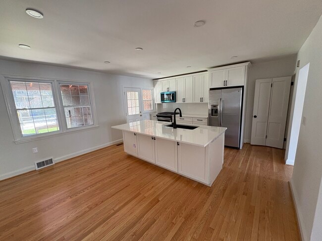 Photo - 111 Glen Argyle Rd