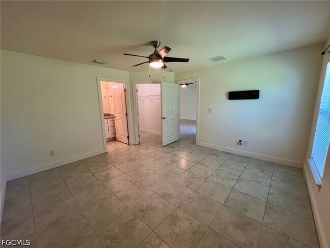 3322 SW 17th Pl