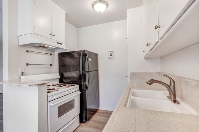 1705 Purdue Ave Unit 08