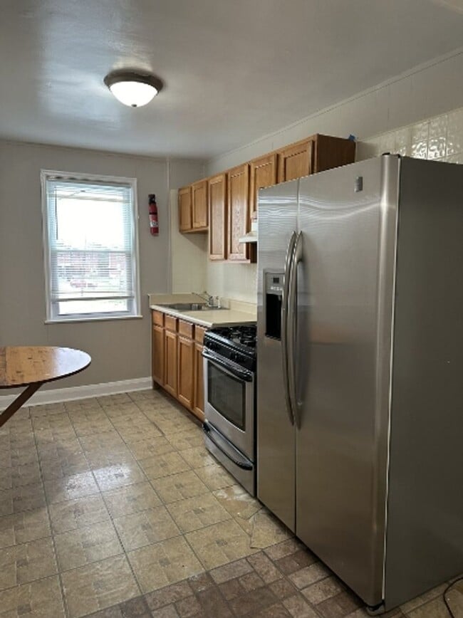Building Photo - 2907 Yorkway Unit 2 Rental
