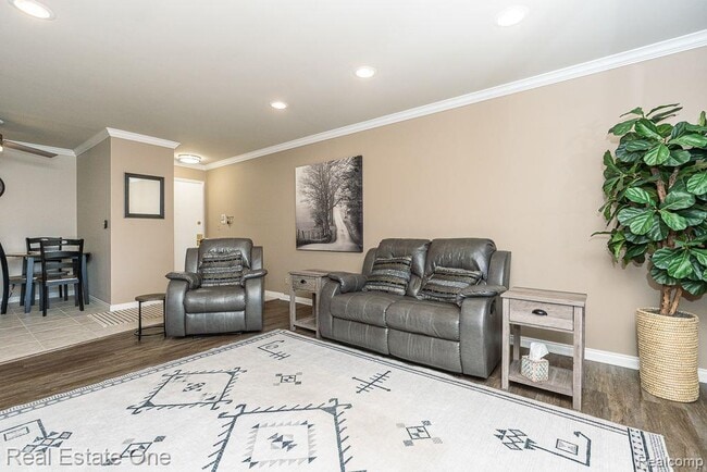 Photo - 803 Plate St Unit 204