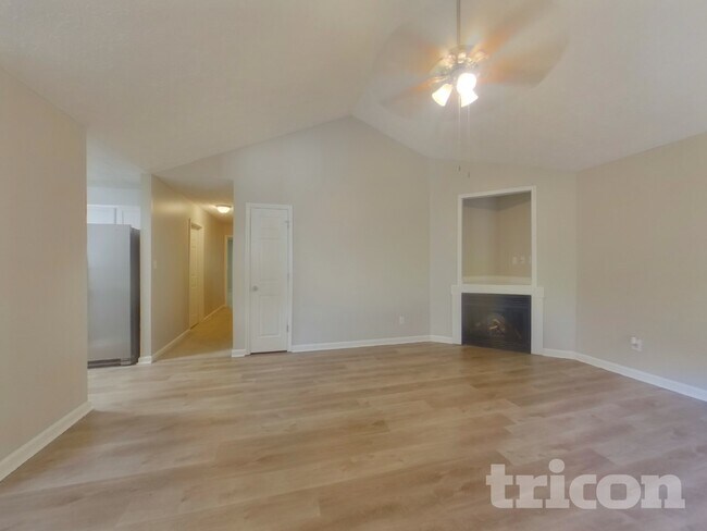 Photo - 40 Bramble Bush Trail