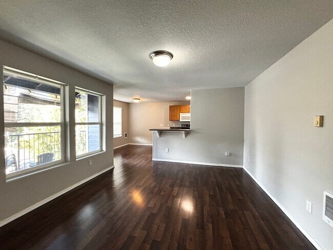 Photo - Modern Condo in Gresham near Glendoveer!