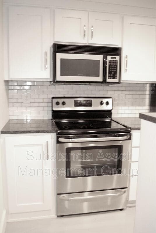 Photo - 915 NW 7th St