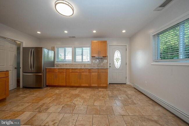 Photo - 6950 Fowler St