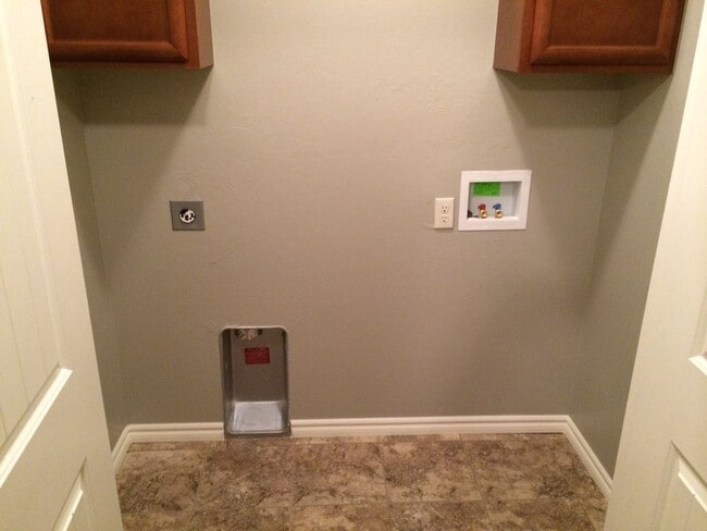 Photo - 211 Ashley Dr