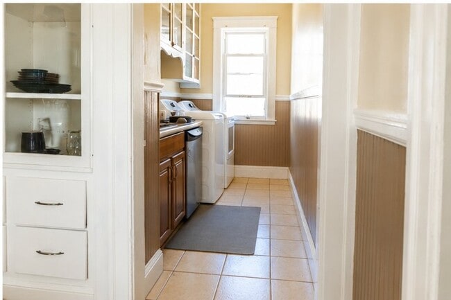 Photo - 39 Woodford St Unit 3