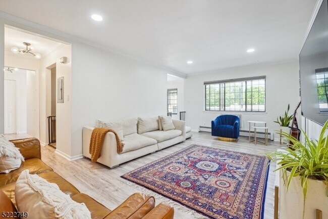 Photo - 11 Sentinel Ct Unidad F