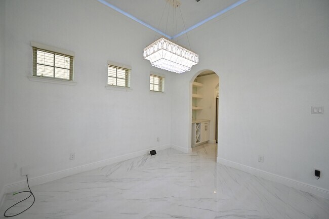 Photo - 10607 Pilkington Dr