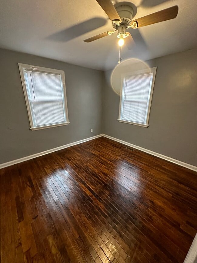 Photo - 3 bed 2 bath house on North Side! All electric, Central Air, laundry included, big yard
