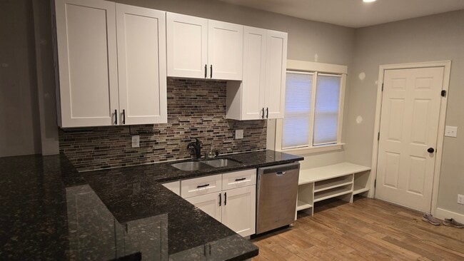 Photo - 826 S Ivory St Unit Downstairs