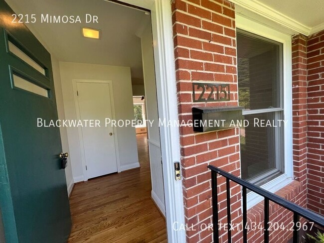 Photo - 2215 Mimosa Dr