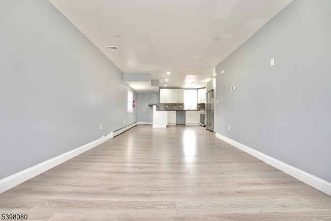 Building Photo - 60 Sidney St Unit 2