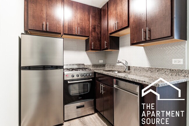 Photo - 544 W Surf St