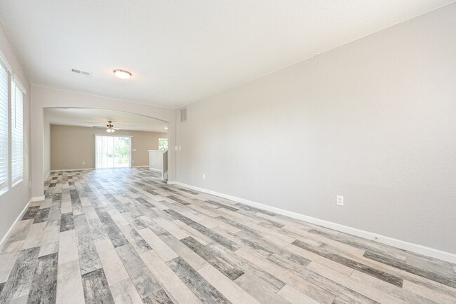 Photo - 2519 Coach House Loop