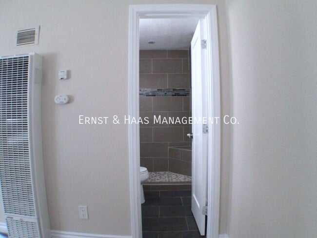Photo - 1125 St Mary's Ct Unidad #1a