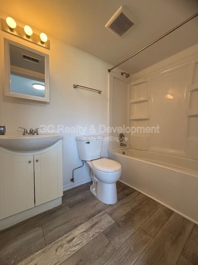 Photo - 284 W Windsor Terrace Unit Apt 4