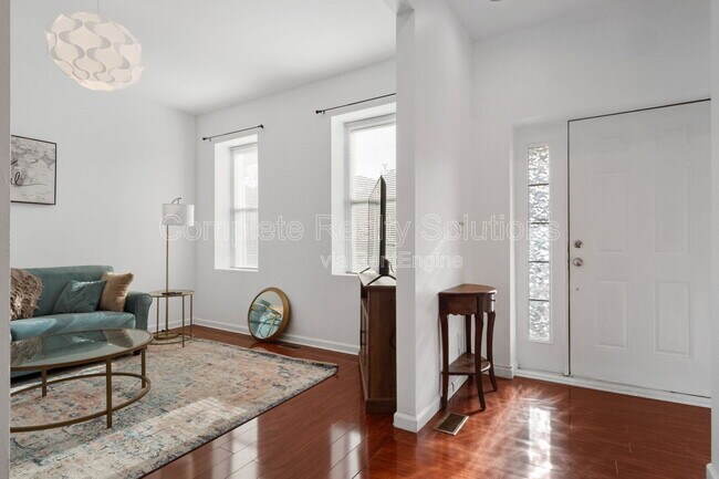 Photo - 3833 McRee Ave
