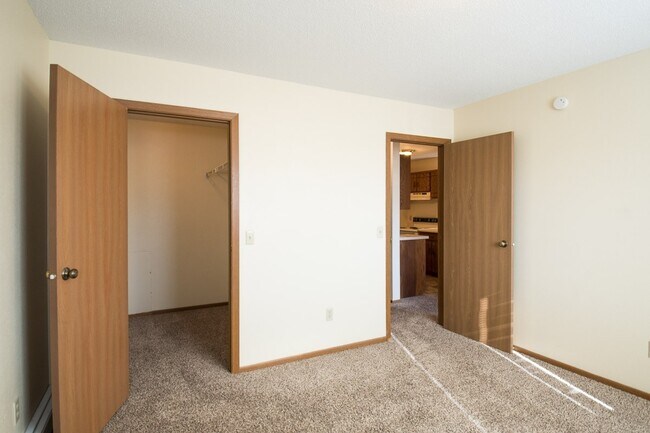 Photo - Ambercrest Apartments, Fox Run Apartments