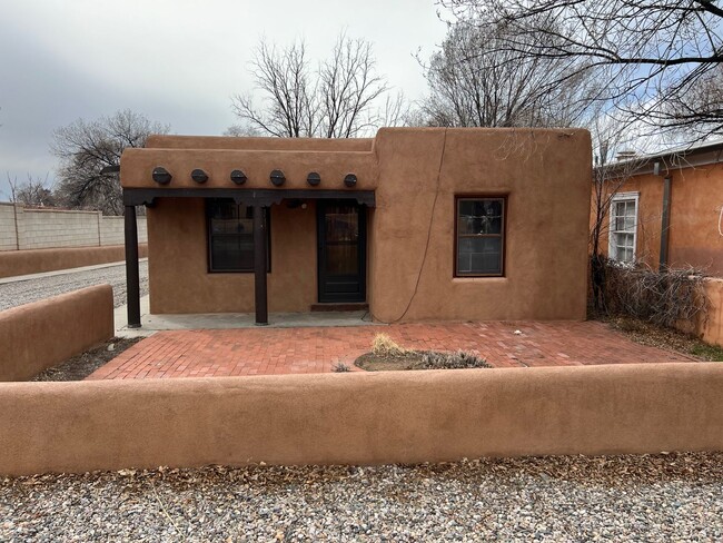 Charming downtown Adobe - Charming downtown Adobe House