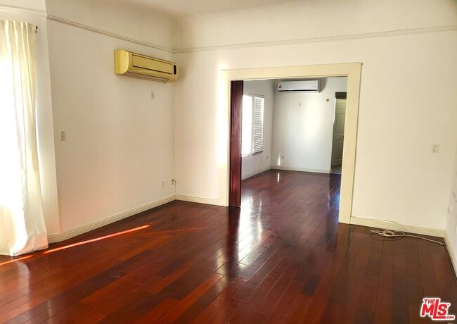 Photo - 119 Benton Wy