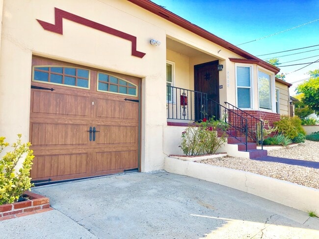 Building Photo - Charming 3 bedroom 1.5 bath home in La Mesa, with brand new Spa Jacuzzi! $3,295