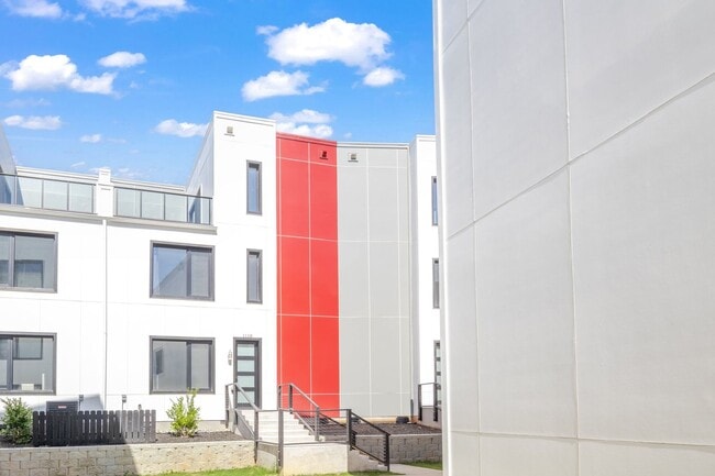 Photo - Luxury 3 Bed Townhome in Durham RTP