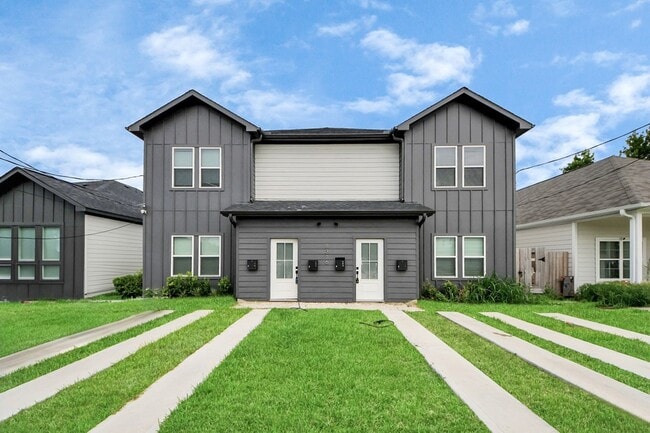Building Photo - 8316 Corinth St Unit B