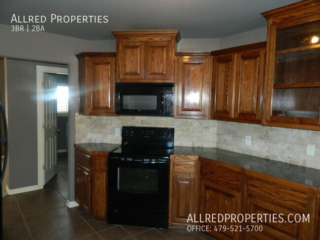 Photo - Fall Into Your New Home! 3 Bed, 2 Bath in ...