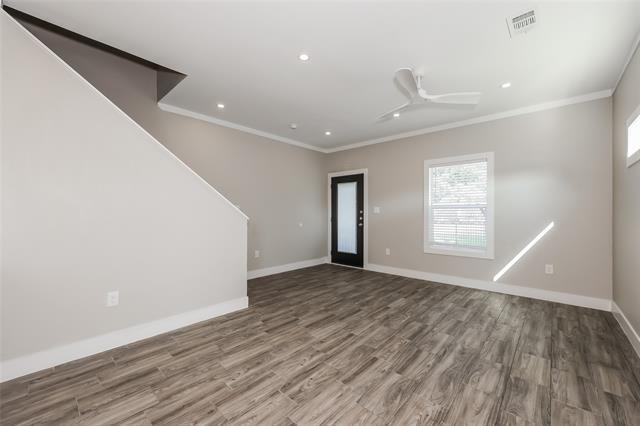 Photo - 1244 Lonsdale Ave