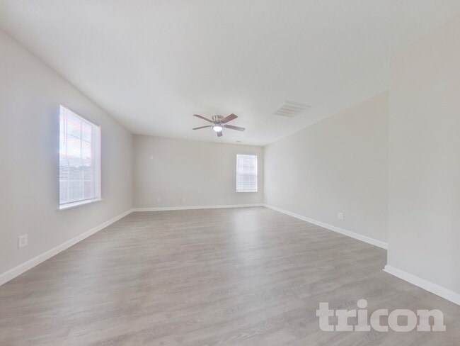 Photo - 482 Fox Trot Dr