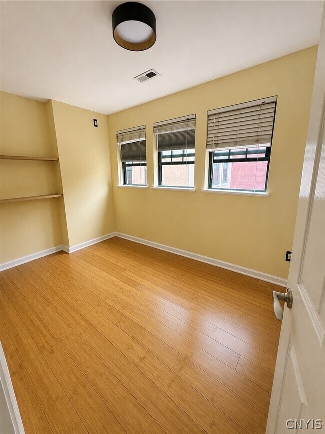 Photo - 133 Walton St
