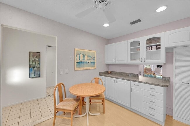 Photo - 724 Nantucket Cir Unit A