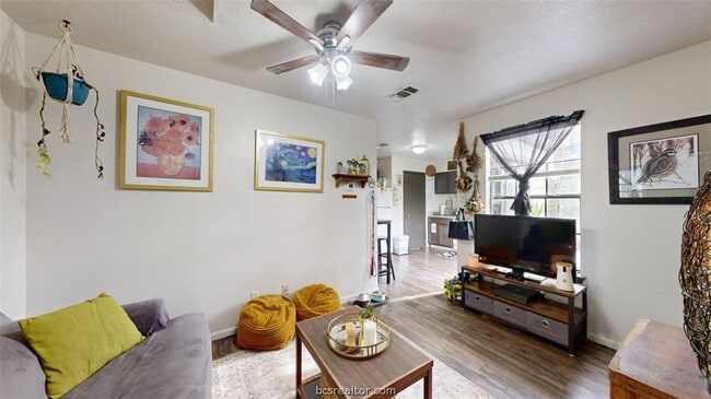 Photo - 725 Peppertree Dr Unit 22