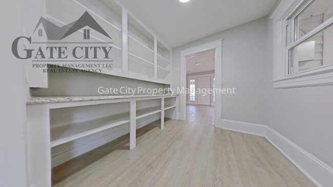 Photo - 1105 Adams St