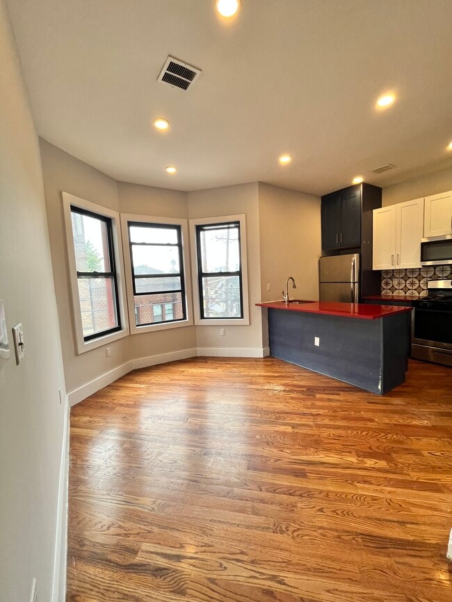 739 Garfield Ave 3B - 735 Garfield Ave Unit 3B