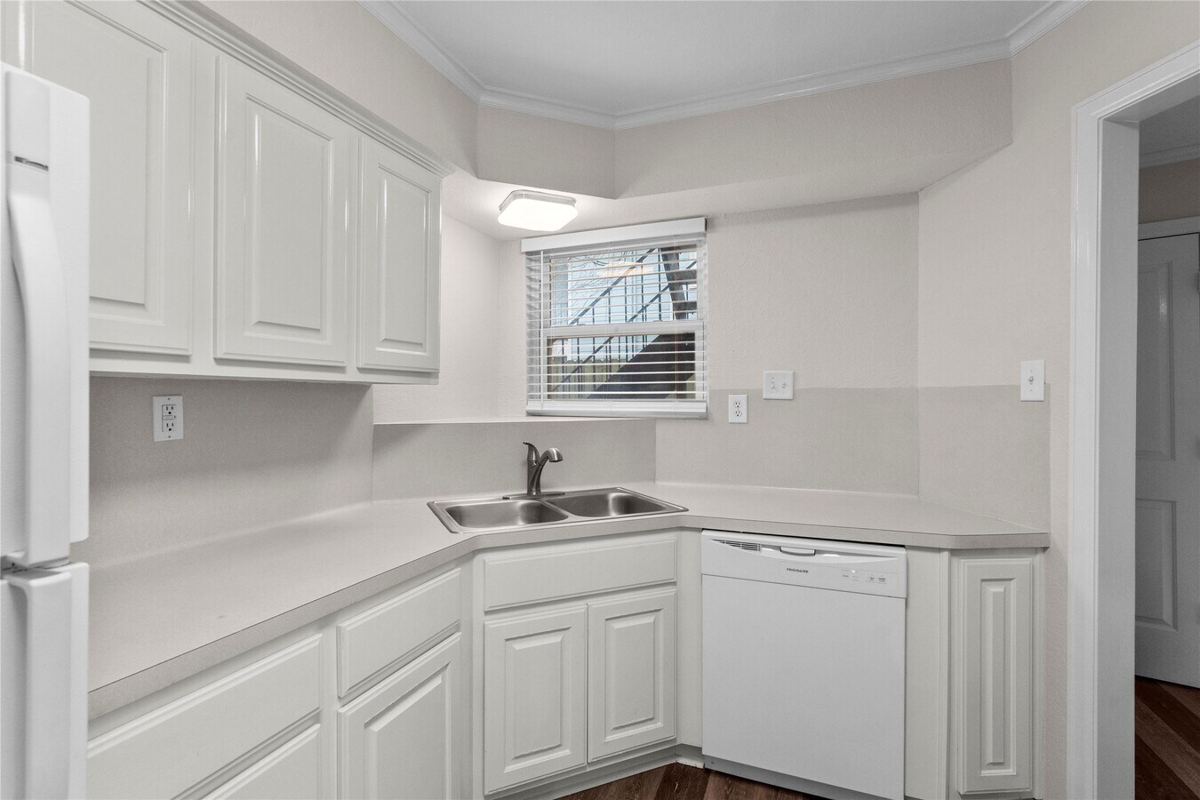 Photo - 102 The Strand Unit 19