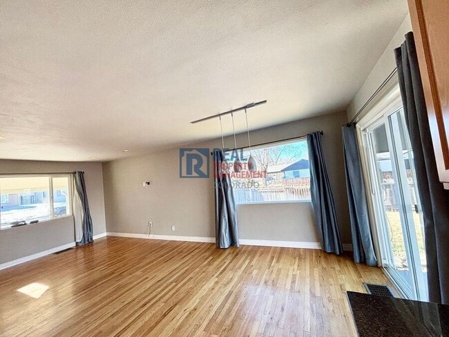 Photo - 5301 Highline Pl